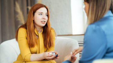 manager and employee talking about mental health - example of mental health literacy